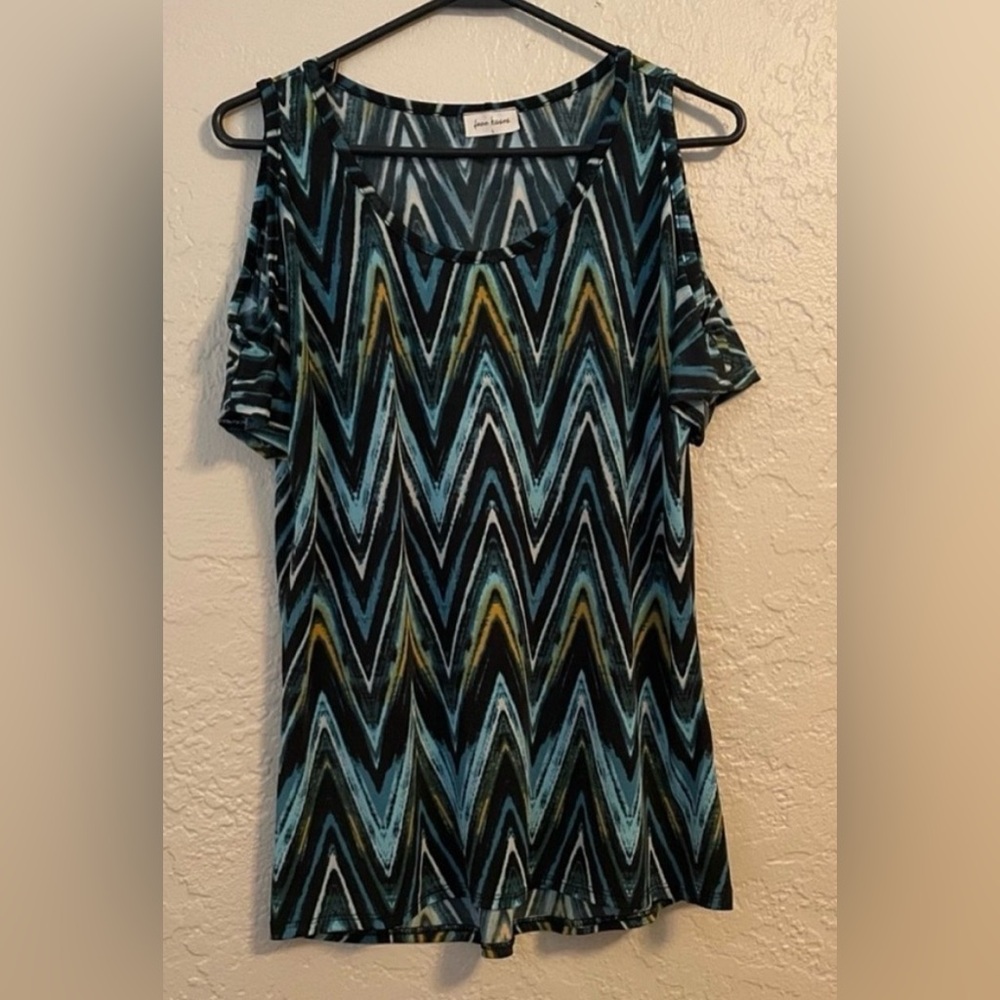Free Kisses Teal, Black & Yellow Chevron Cold-Shoulder Tank